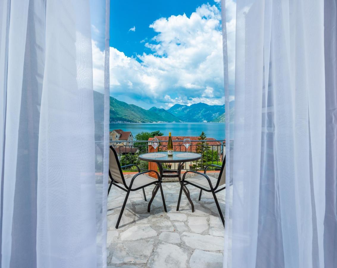 Apartments Nikcevic Kotor Bagian luar foto