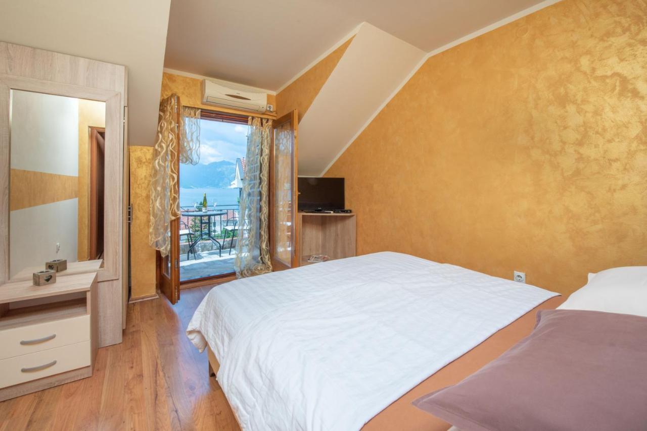 Apartments Nikcevic Kotor Bagian luar foto