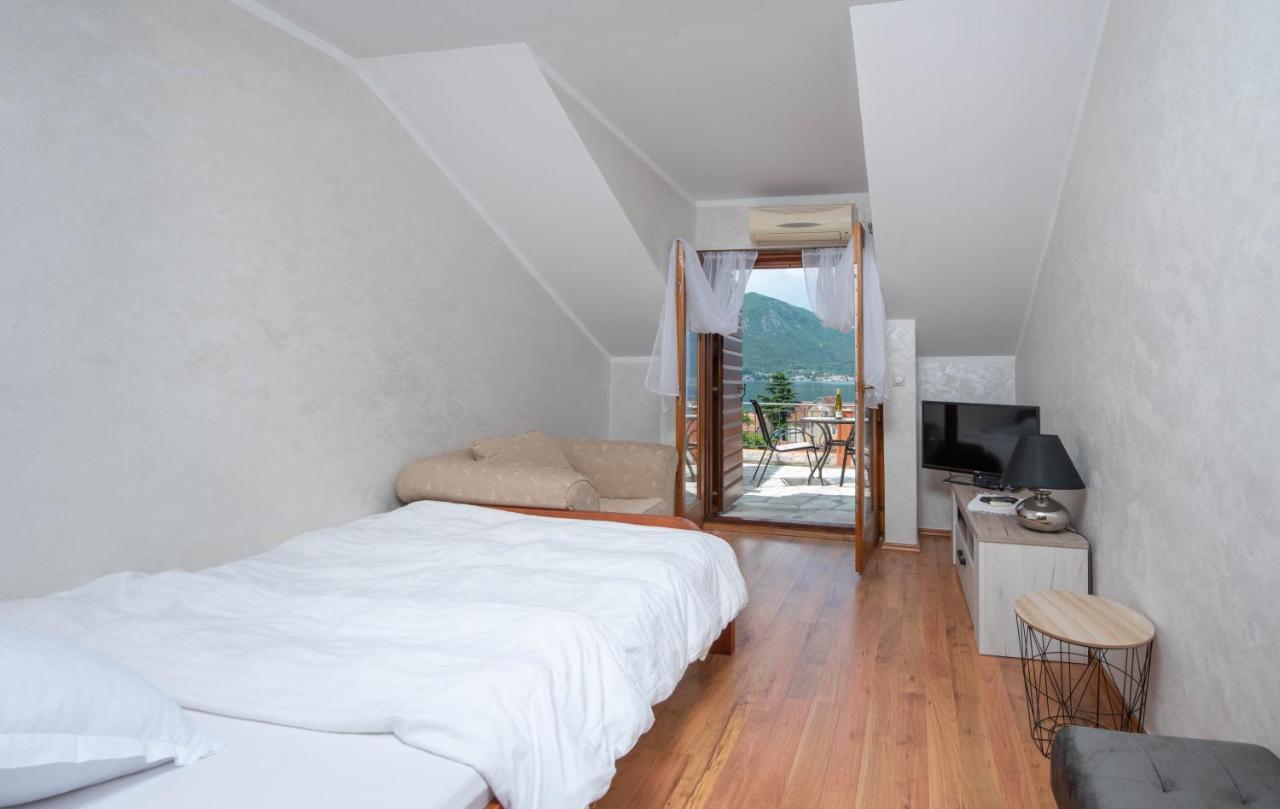 Apartments Nikcevic Kotor Bagian luar foto