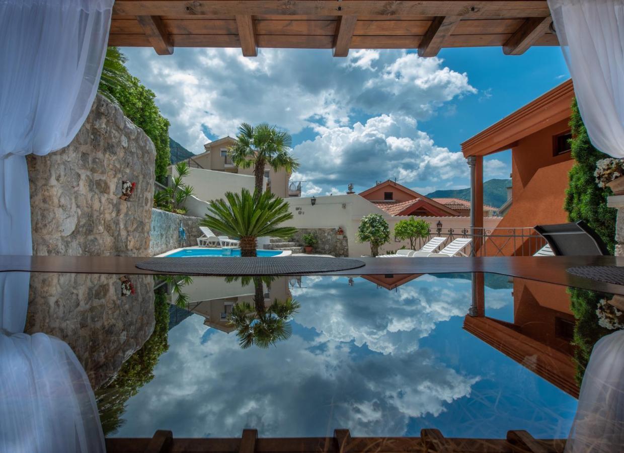 Apartments Nikcevic Kotor Bagian luar foto