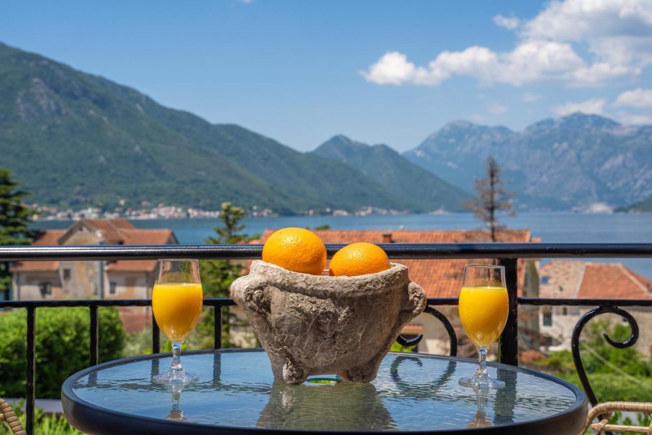 Apartments Nikcevic Kotor Bagian luar foto